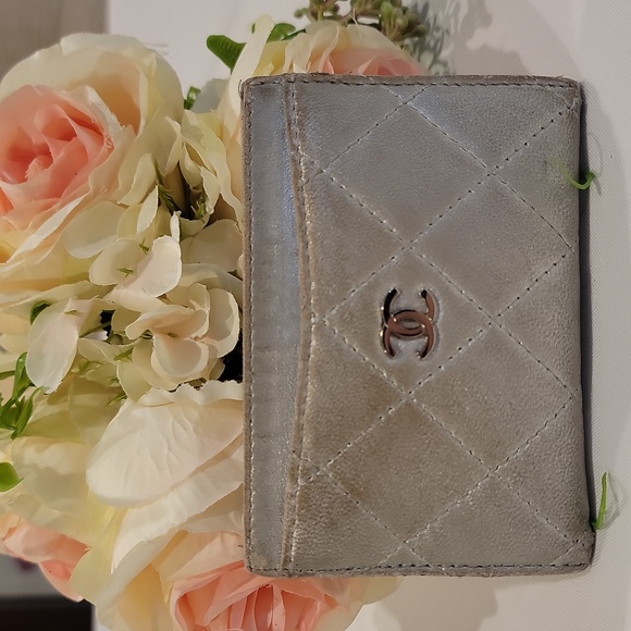 Authentic CHANEL card wallet - Picture 1 of 15